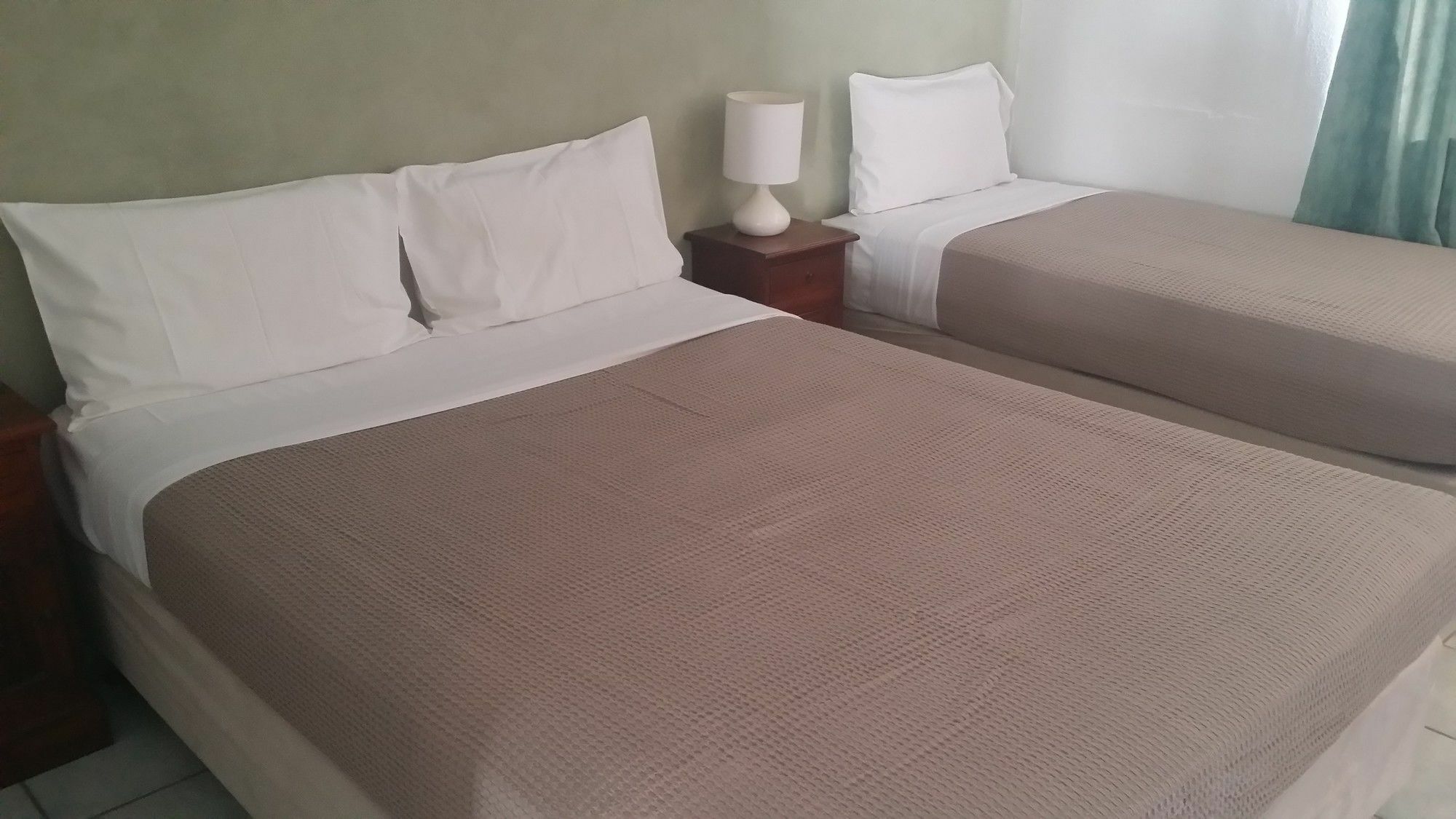 麦凯汽车旅馆 外观 照片